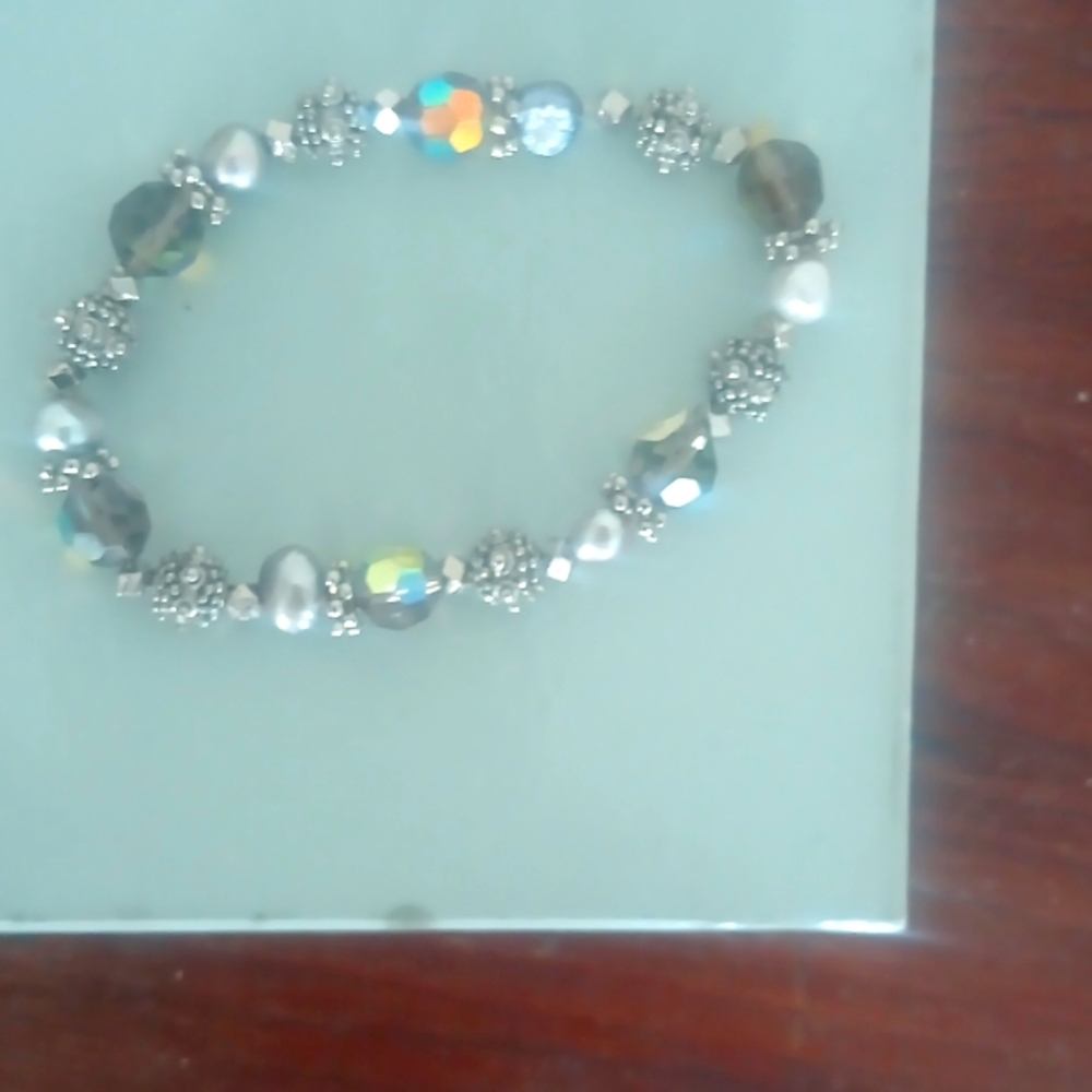 Elegant Silver and Pearl Beaded Bracelet